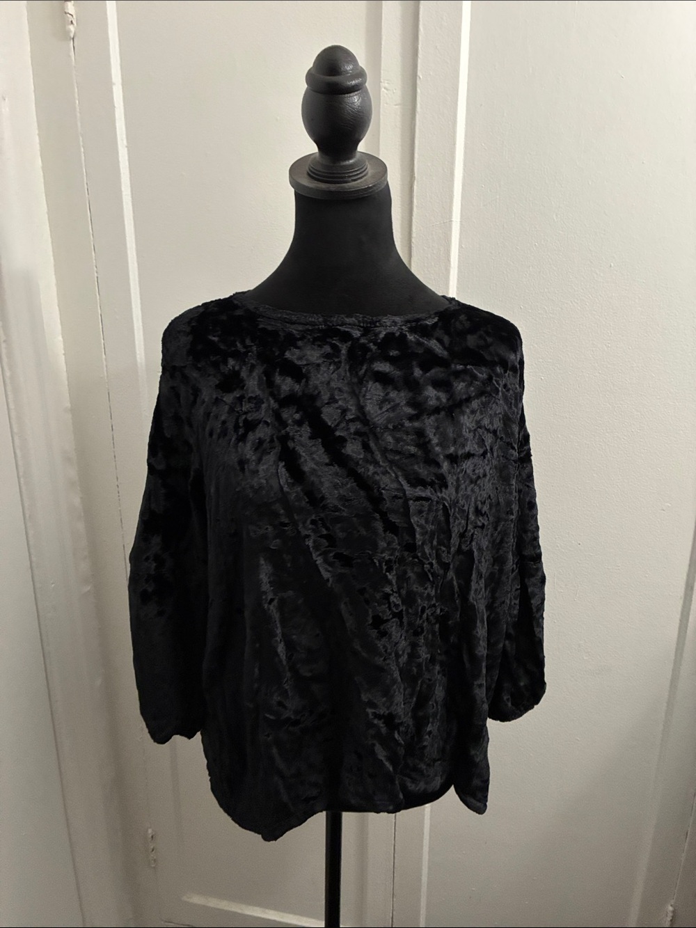LOTTE.99 black crushed velvet top